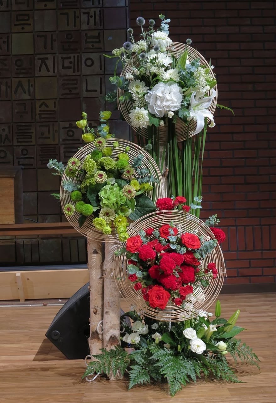 Dream Events tablescape with refined event details